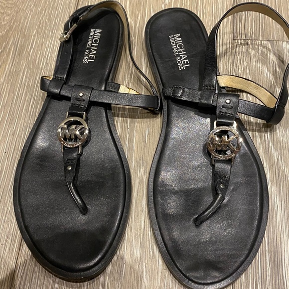 MICHAEL Michael Kors black leather sandals - Picture 6 of 7